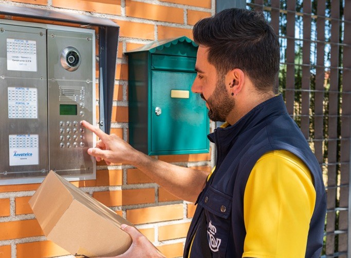 Correos comienza las entrevistas para ofrecer destino a 424 nuevos trabajadores en Valencia