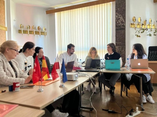El Talento Senior en el centro del informe de ESIC University en Europa

