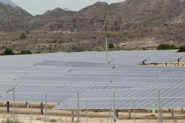 Villena inicia el proceso judicial contra la decisión del Ministerio de autorizar la planta solar de Repsol