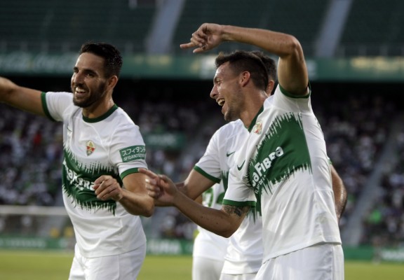 El Elche de Beccacece se complica la vida ante el Andorra, pero termina regateando el batacazo