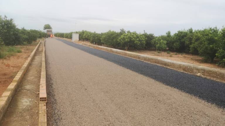 Vila-real millora la seguretat dels camins rurals amb senyals més grans i reflectants