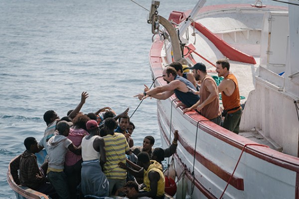 'La ley del mar', una mirada a la gesta humanitaria de los marineros de Santa Pola