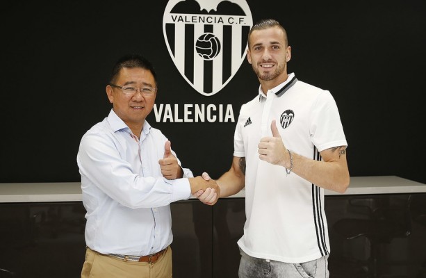 Jaume renueva con el Valencia CF hasta 2022