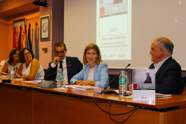 La UMU rinde homenaje al lorquino Juan Guirao editando dos de sus obras de teatro