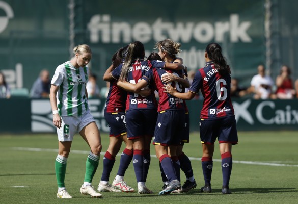 El Levante golea al Betis liderado por Gabi Nunes
