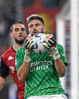 El Milan homenajea a Giroud y pone a la venta su camiseta de portero
