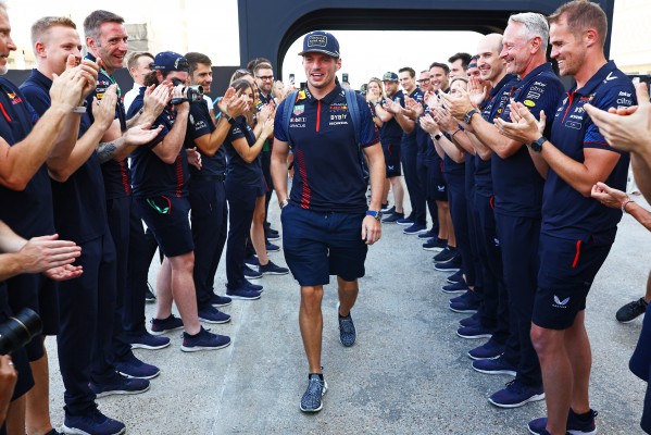 Verstappen también gana el Gran Premio de Qatar; Alonso fue sexto
