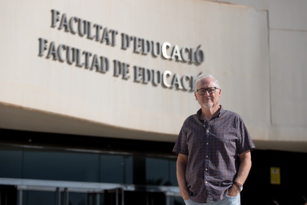 Volver al sistema de líneas en valenciano y castellano no sería bueno