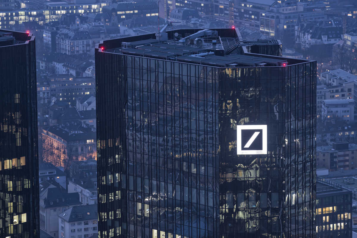 Deutsche Bank sufre un duro castigo en bolsa del 8,5% tras la multa que plantea EE UU