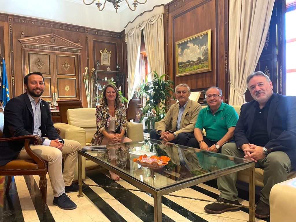 Carrasco evalúa el plan de choque de limpieza con la empresa concesionaria