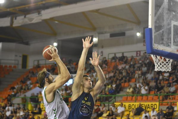 El Amics Castelló pierde en su estreno liguero 
