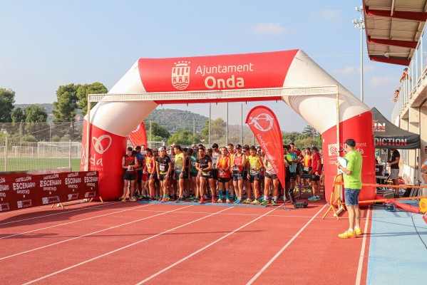 Más de 200 corredores participan en la carrera popular ‘5k Fira d’Onda’ por las calles del municipio 

