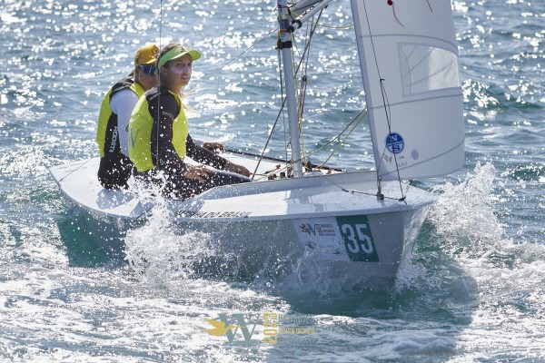 Bruna Patricio y Juliana Duque lideran el Mundial de Snipe Femenino en el ecuador de la competición en Valencia Mar
