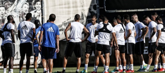 Ayestarán convoca a todos los disponibles para medirse al Athletic