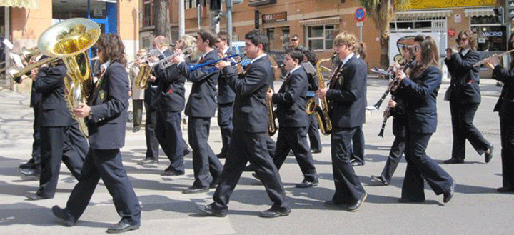 Las bandas llenan de música los rincones de Valencia con 25 recitales