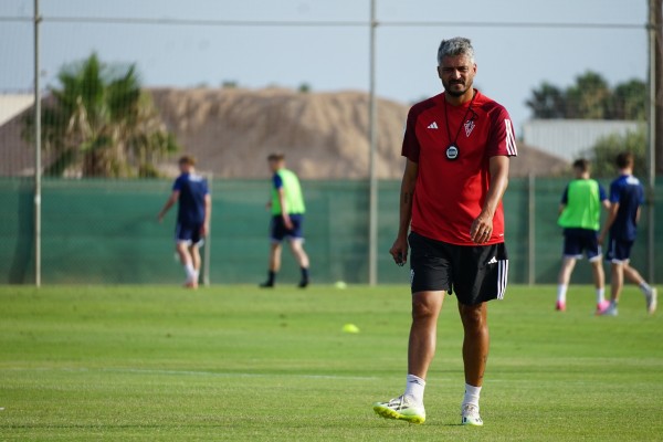 El Murcia visita al colista Baleares con la necesidad de romper su racha de cuatro partidos sin ganar 
