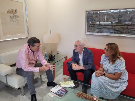 Sanidad se reúne con el alcalde de Alboraia para abordar la ampliación de los centros de salud