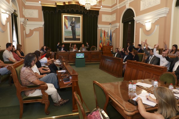 El PP y Vox resuelven pagos pendientes tras aprobar la modificación de créditos de 2,8 millones