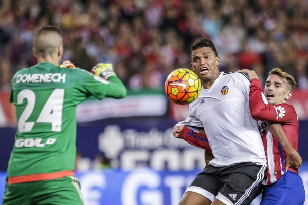 Los fallos defensivos facilitan la derrota en el Calderón