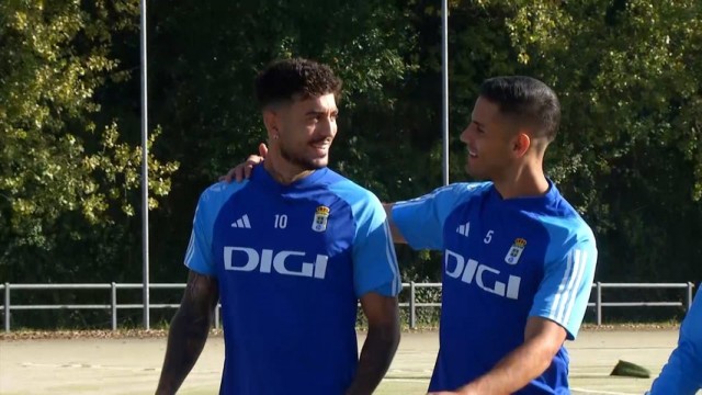 Camarasa vuelve a la convocatoria del Oviedo tras un mes de baja por salud mental