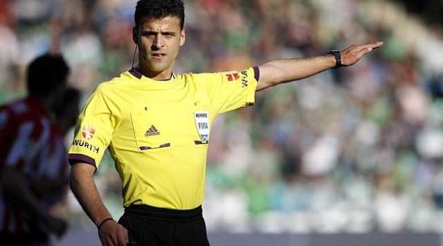 Gil Manzano vuelve a cruzarse entre el Valencia y el Athletic