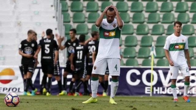 El Elche naufraga ante el Lugo