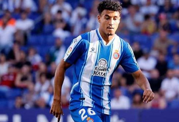 El Hilali, del Espanyol, soporta insultos racistas de un aficionado del Efesé al que denunciará LaLiga
