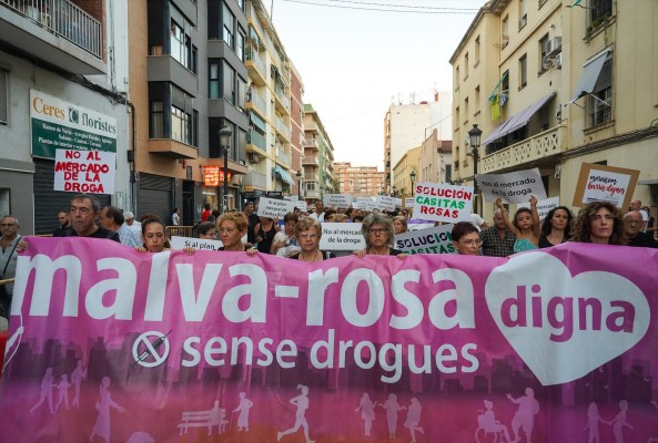 Vecinos de la Malva-rosa claman por un plan que acabe con la droga en Casitas Rosas