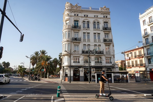 El empresario Jon Fatelevich pone a la venta el edificio 'Casa Calabuig'