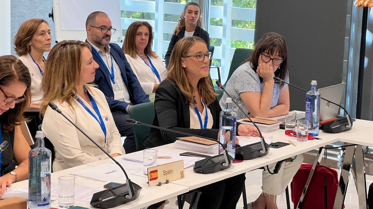 Lucía Sánchez aborda els reptes del professorat en la 'Meeting for the EU Director General for School'