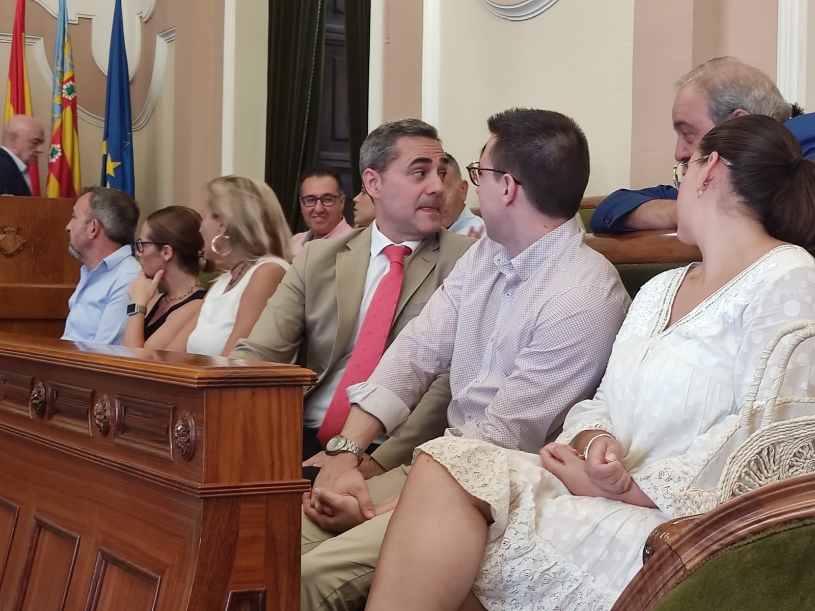 Pulso en Castelló por los libros LGTBI: Vox pide una reunión para retirarlos y el PP avisa que cumplen la ley