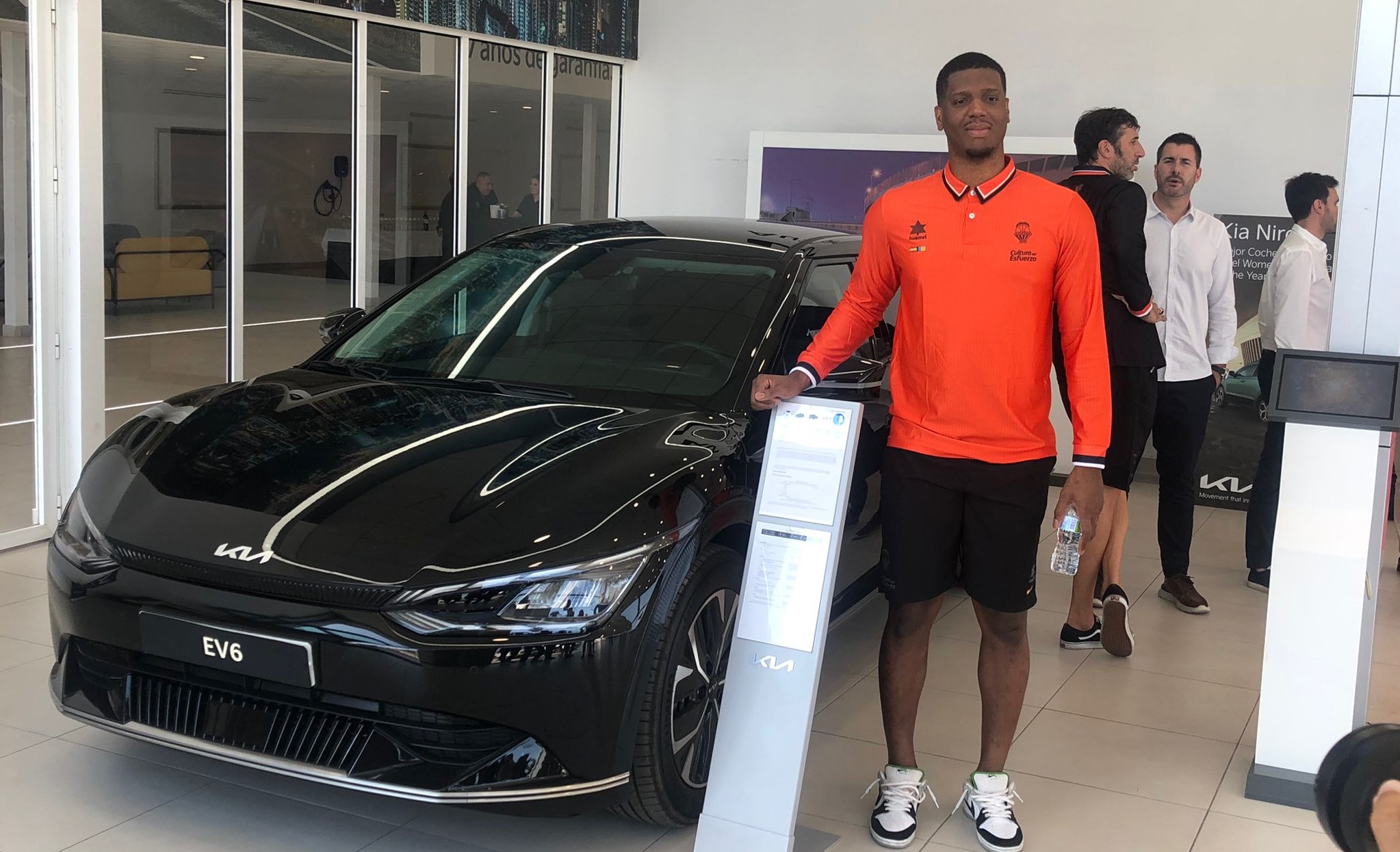 Kia Autopista Sur se une al Valencia Basket como patrocinador oficial para la próxima temporada