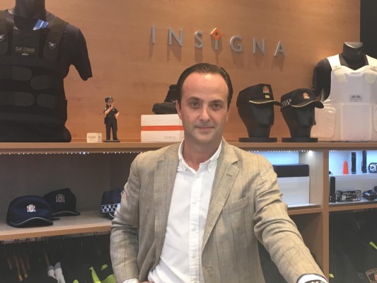 Insigna, la empresa valenciana que viste a la policía de Mónaco