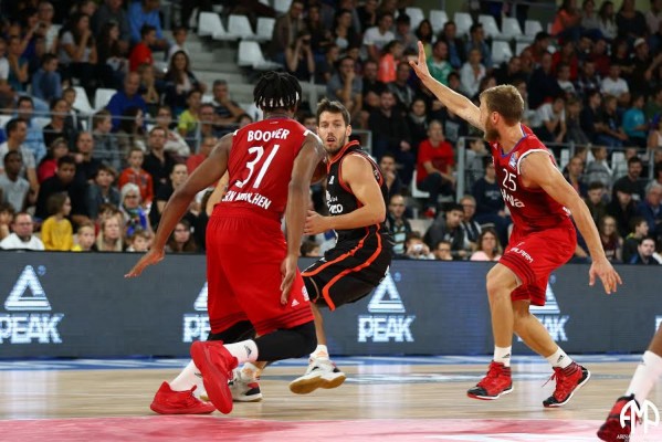 Van Rossom vuelve a jugar diez meses después de su lesión de rodilla
