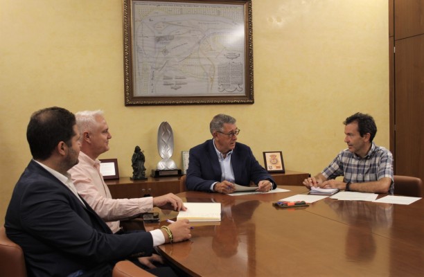 El presidente de la CHS mantiene una reunión de trabajo con el alcalde de Albudeite 

