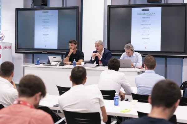 LaLiga inicia un proyecto piloto de análisis de datos con entrenadores sin equipo