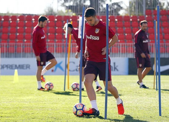 Gabi por Gaitán y Juanfran por Vrsaljko, cambios en el once para el Camp Nou