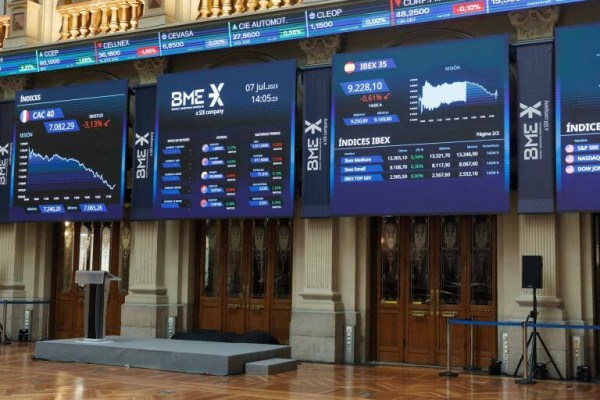La falta de catalizadores se tradujo en otra caída del Ibex 35 aunque salvó el 9.100 por los pelos