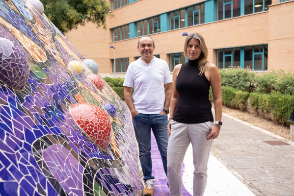 Un equip d’investigació de l’UJI desenvolupa un procés biotecnològic per degradar plàstics