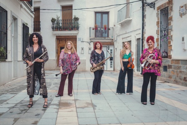 La poeta Isabel Robles i el grup de música Carraixet, Miquelet d’Honor 2023