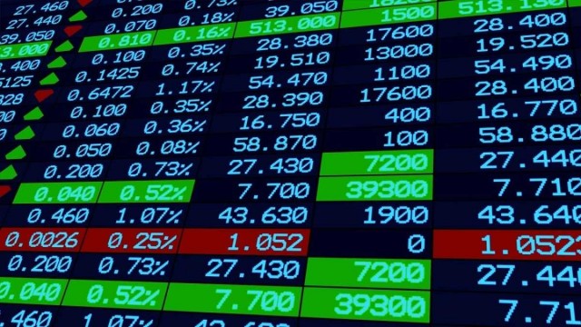 Los 'blue chips' mantienen al Ibex 35 arriba del 8.700 a media sesión