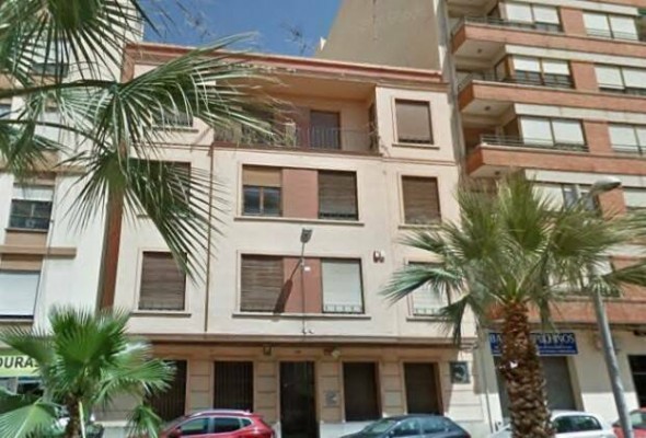 La Generalitat adjudica a Becsa la reforma de los 13 pisos sostenibles de Capuchinos: acabará en 2025