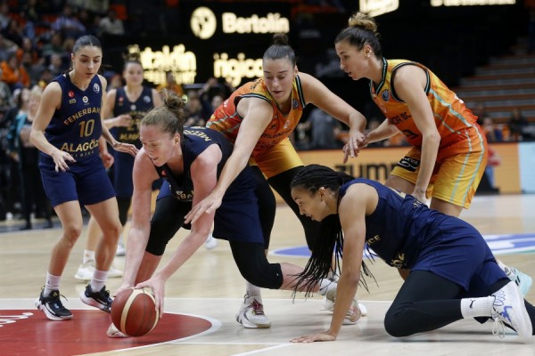 Un Valencia en forma busca estrenarse con una sorpresa en la pista del campeón Fenerbahce