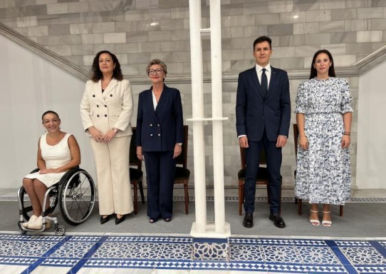 Toman posesión los cinco nuevos diputados del PP en la Asamblea