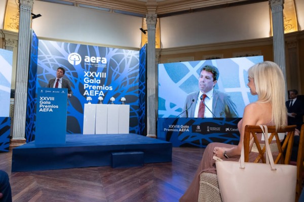 Aefa pasa la página de Sucesiones y se ofrece al Consell para colaborar en más reformas legislativas