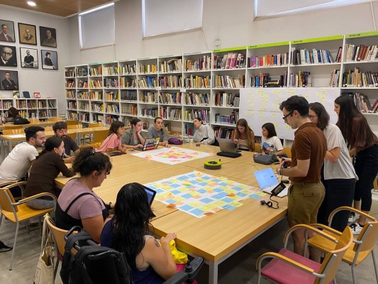 Mapejar els marges del disseny per apropar-los al centre

