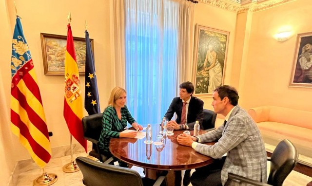 Pradas ofrece a Anffecc 