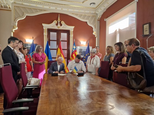 Alboraia y la ciudad ucraniana de Irpin firman el acuerdo de amistad previo al hermanamiento