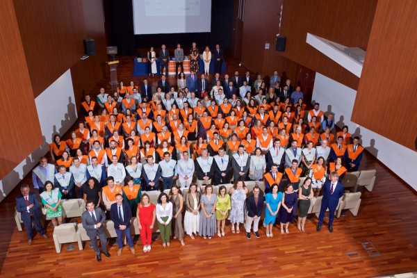 200 alumnos se gradúan en másteres y postgrados de empresa de la UA con la transformación digital como eje