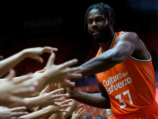 Ojeleye, tercer mejor estreno con el Valencia en la ACB en las últimas veinte campañas